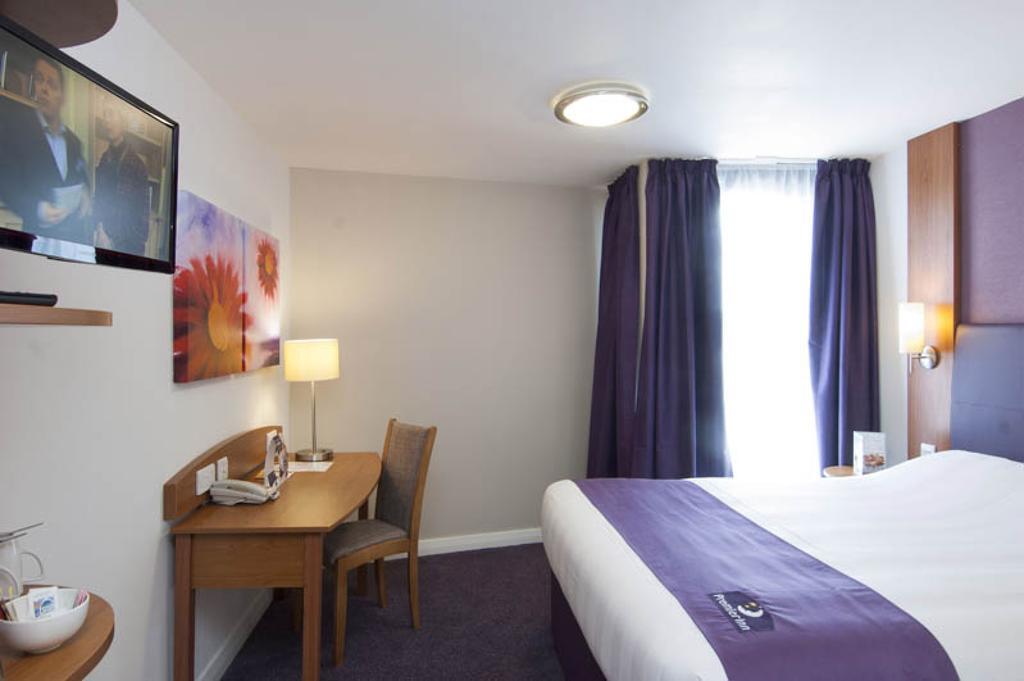 Premier Inn Stratford- Upon- Avon Central Exterior photo