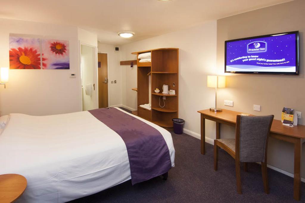 Premier Inn Stratford- Upon- Avon Central Exterior photo