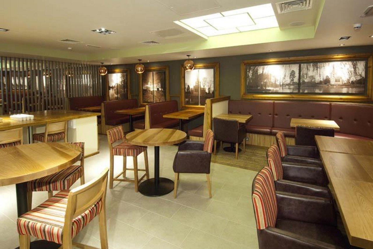 Premier Inn Stratford- Upon- Avon Central Exterior photo