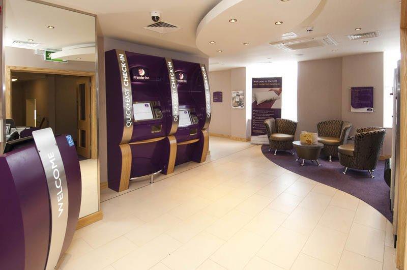 Premier Inn Stratford- Upon- Avon Central Exterior photo